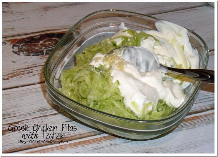 #ad Dish up a Simple Greek Chicken Pita with Tzaziki for a Family Dinner Night #TysonMovieTicket #CollectiveBias