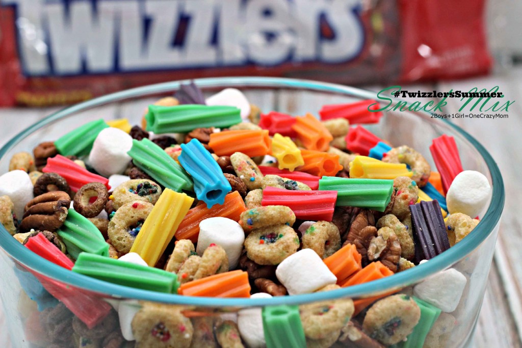 #TwizzlersSummer snack mix is easy and will be loved by everyone copy