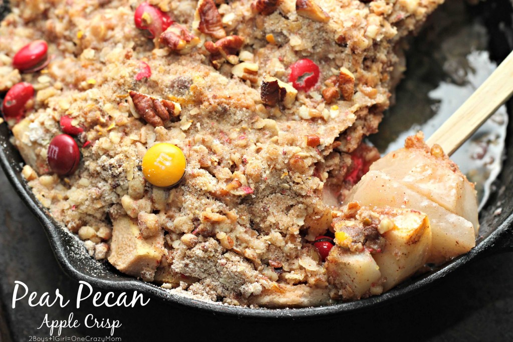 Dish up a simple pear pecan apple crisp dessert #BakeInTheFun