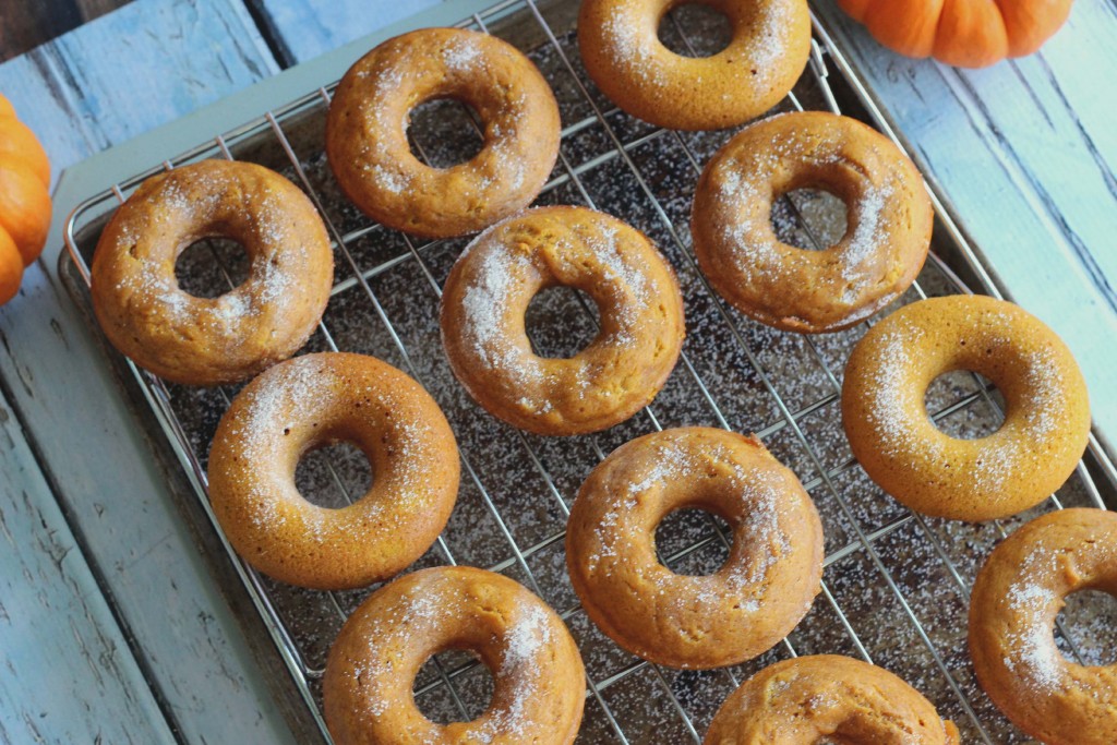 Make your own Pumpkin Lebkuchen Doughnuts #Recipe