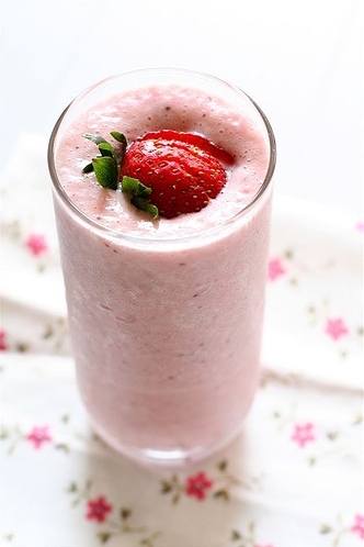 Lunch-box Tuesday – Strawberry & Banana Milkshake