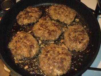 Tuesday Recipe German Corner: Frikadellen / German Meatballs
