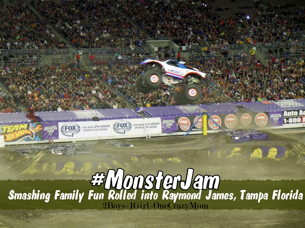 Jam it, crush it and just AWESOME family fun rolled into Raymond James Stadium in Tampa Florida for the #MonsterJam